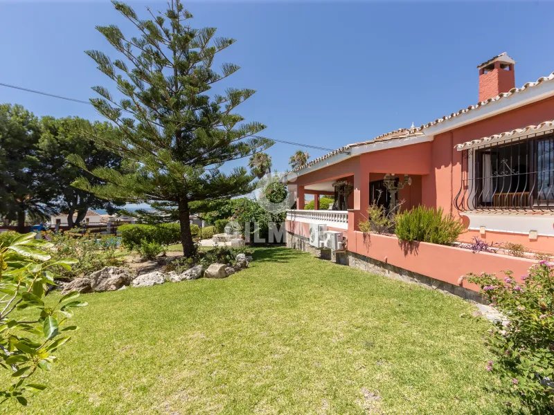 Villa in Estepona Oeste - Málaga