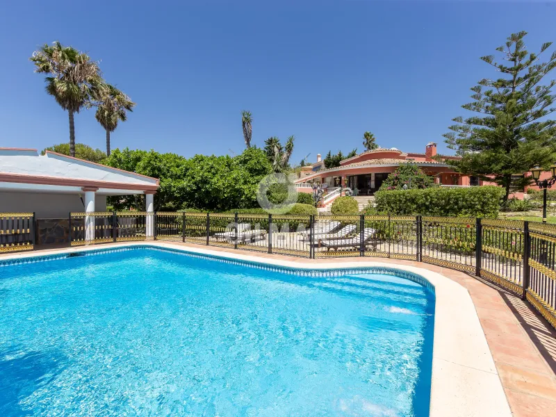 Villa in Estepona Oeste - Málaga