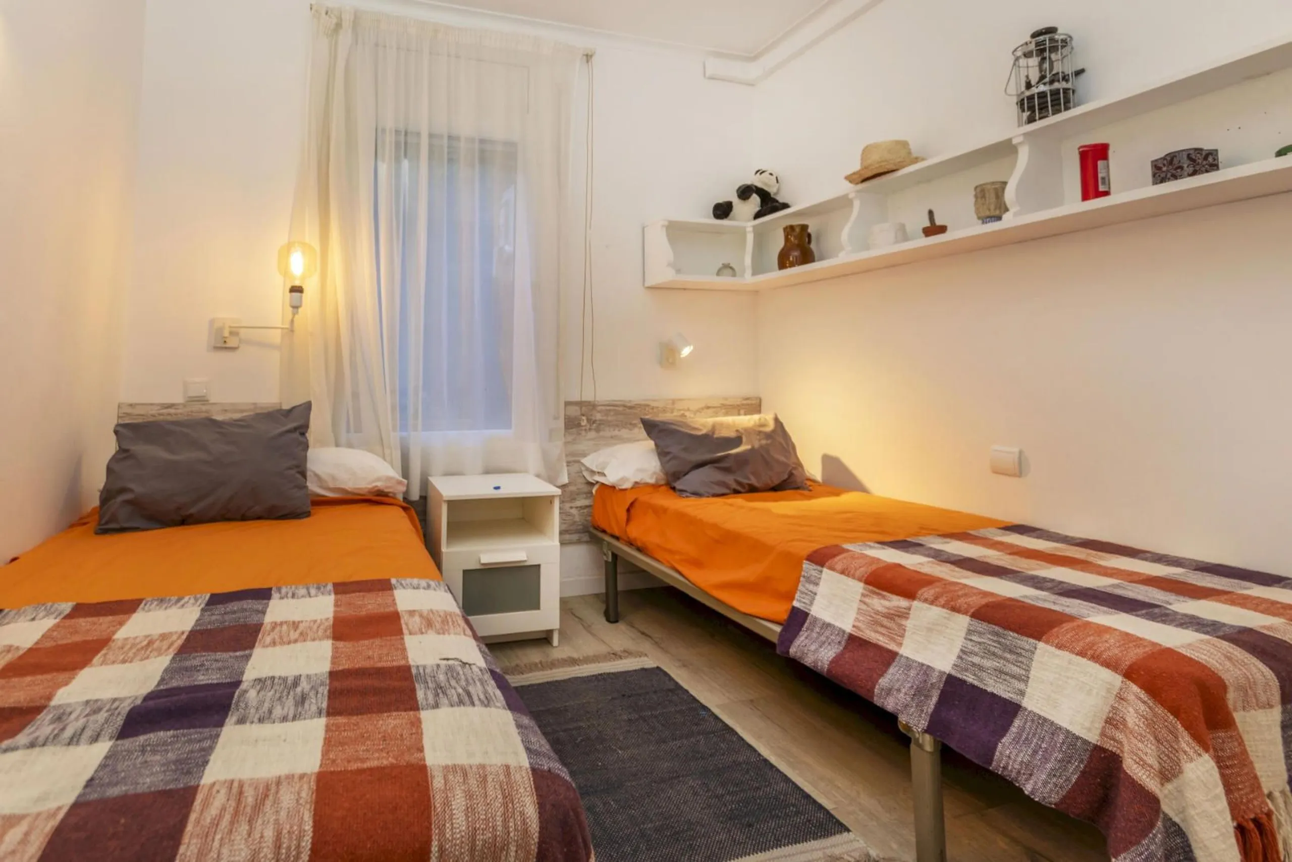 Apartamento reformado con terraza y licencia turística en Llafranc, Costa Brava