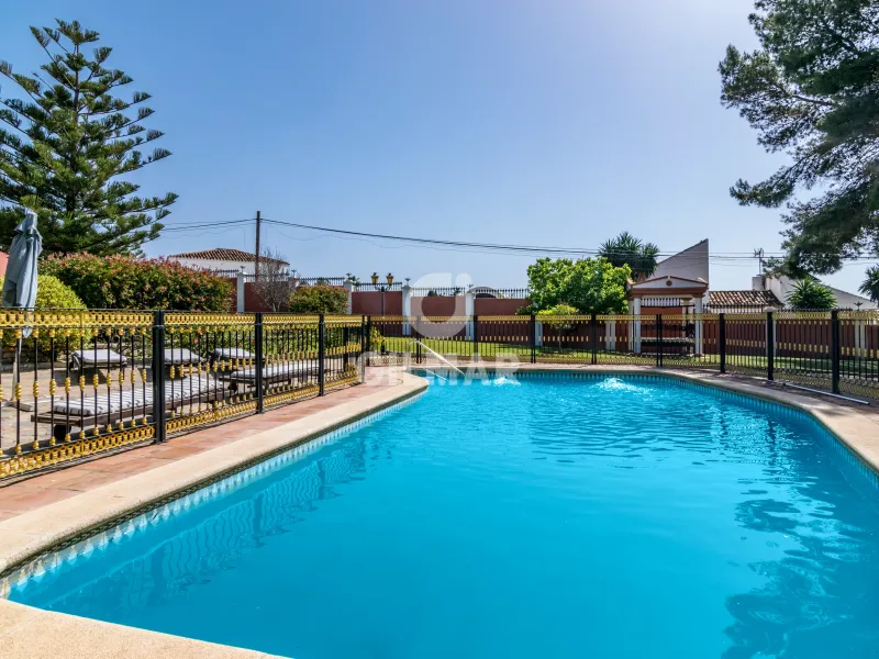 Villa in Estepona Oeste - Málaga