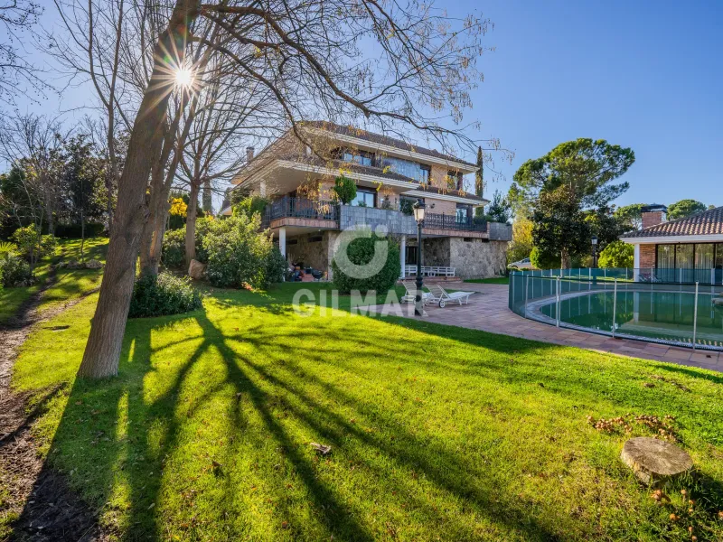 Chalet Independiente en Pozuelo de Alarcón - Madrid