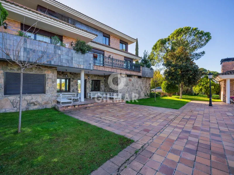 Chalet Independiente en Pozuelo de Alarcón - Madrid