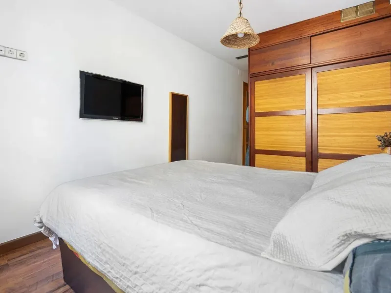 Piso con terraza privativa en el corazón del Raval, Barcelona