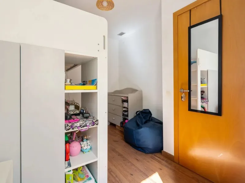 Piso con terraza privativa en el corazón del Raval, Barcelona