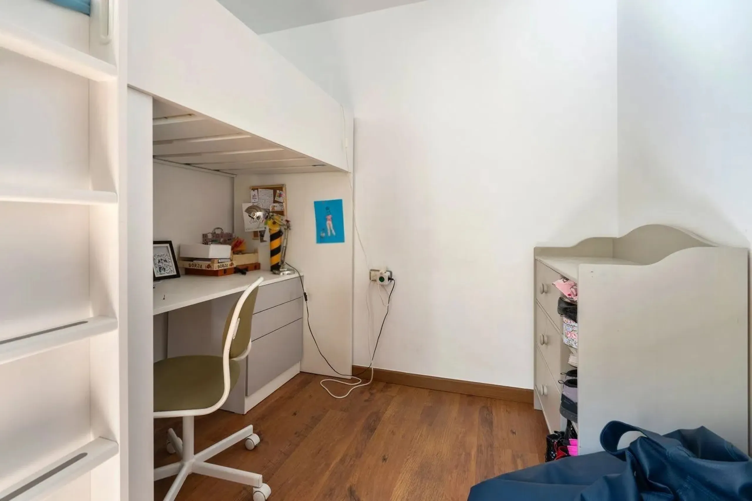 Piso con terraza privativa en el corazón del Raval, Barcelona