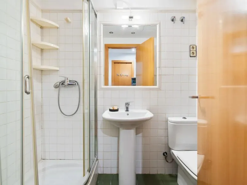 Piso con terraza privativa en el corazón del Raval, Barcelona