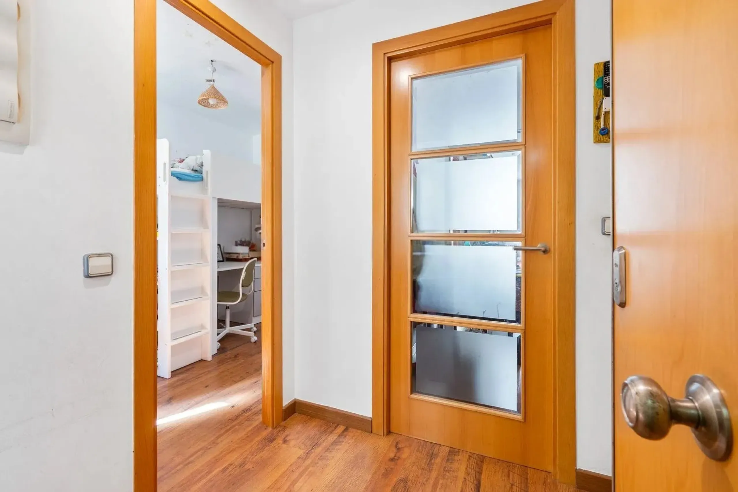 Piso con terraza privativa en el corazón del Raval, Barcelona