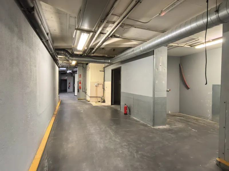 Spacious Commercial Premises in the Parc Central Area, Terrassa (Barcelona Province) — For Sale and For Rent