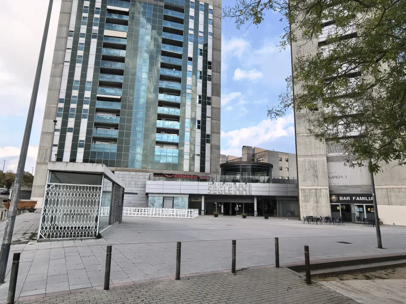 Spacious Commercial Premises in the Parc Central Area, Terrassa (Barcelona Province) — For Sale and For Rent
