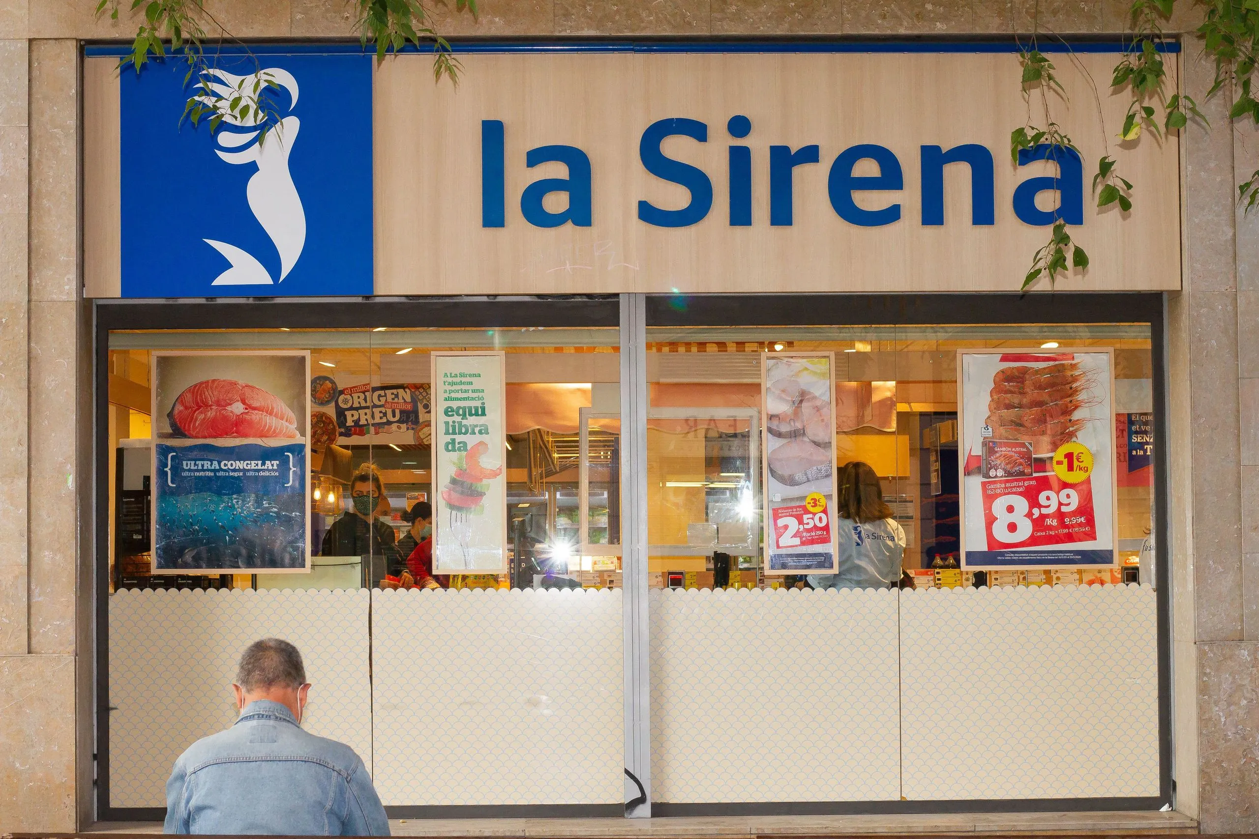Commercial Space with Long-Term Tenant in Sants-Badal, Barcelona