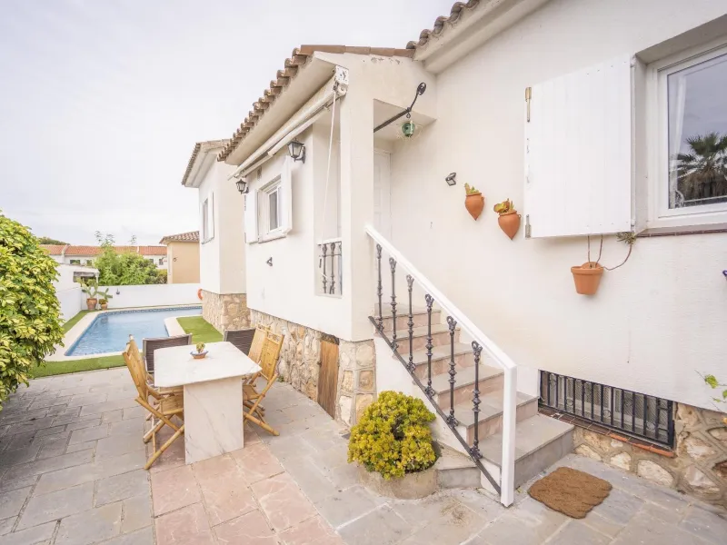 Detached House with Private Pool and Garden in Coma-Ruga, Costa Dorada
