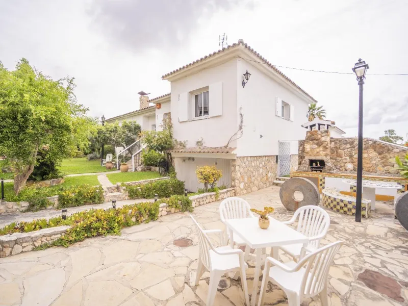 Detached House with Private Pool and Garden in Coma-Ruga, Costa Dorada