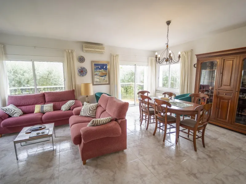 Detached House with Private Pool and Garden in Coma-Ruga, Costa Dorada