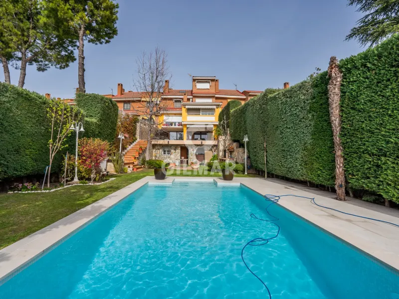 Chalet Adosado en Coslada - Madrid
