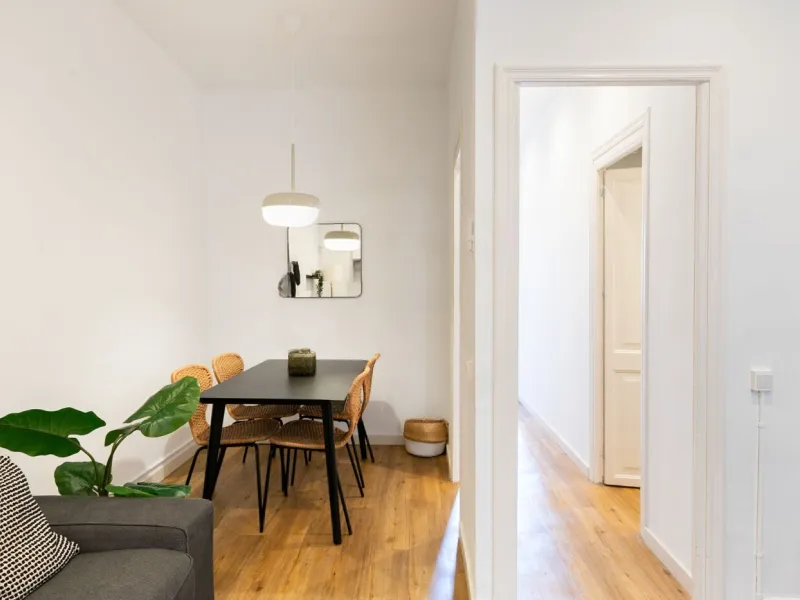 Charming Apartment with Character Between Ronda de Sant Antoni and the MACBA, Barcelona