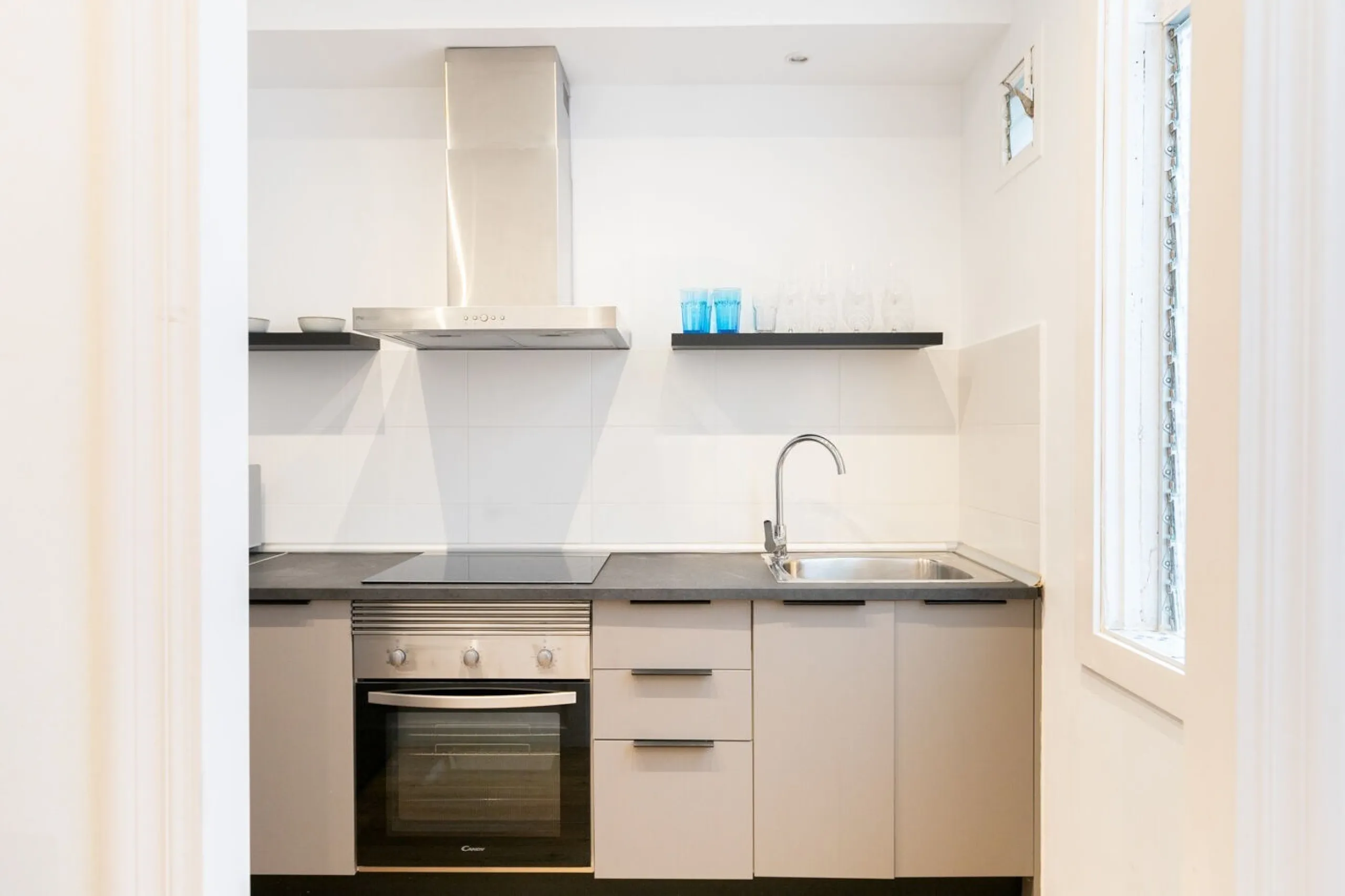 Charming Apartment with Character Between Ronda de Sant Antoni and the MACBA, Barcelona