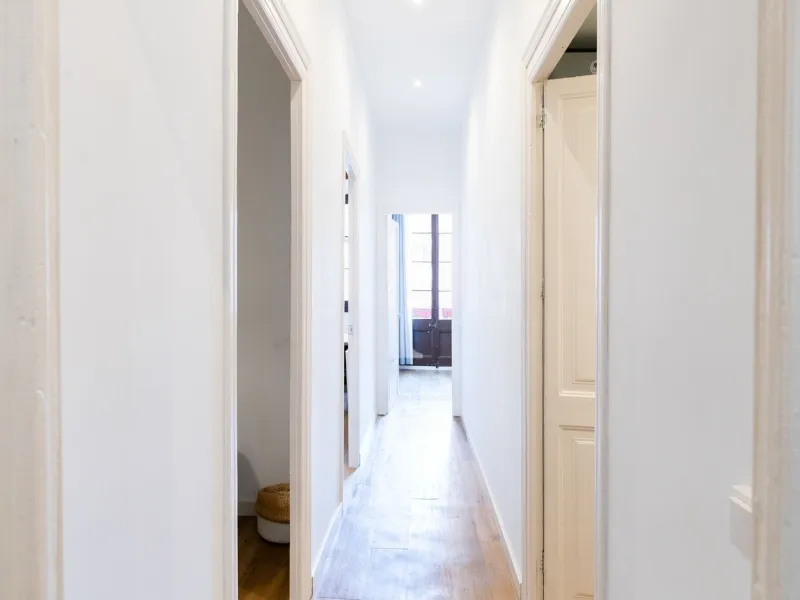 Charming Apartment with Character Between Ronda de Sant Antoni and the MACBA, Barcelona