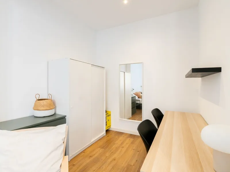 Charming Apartment with Character Between Ronda de Sant Antoni and the MACBA, Barcelona