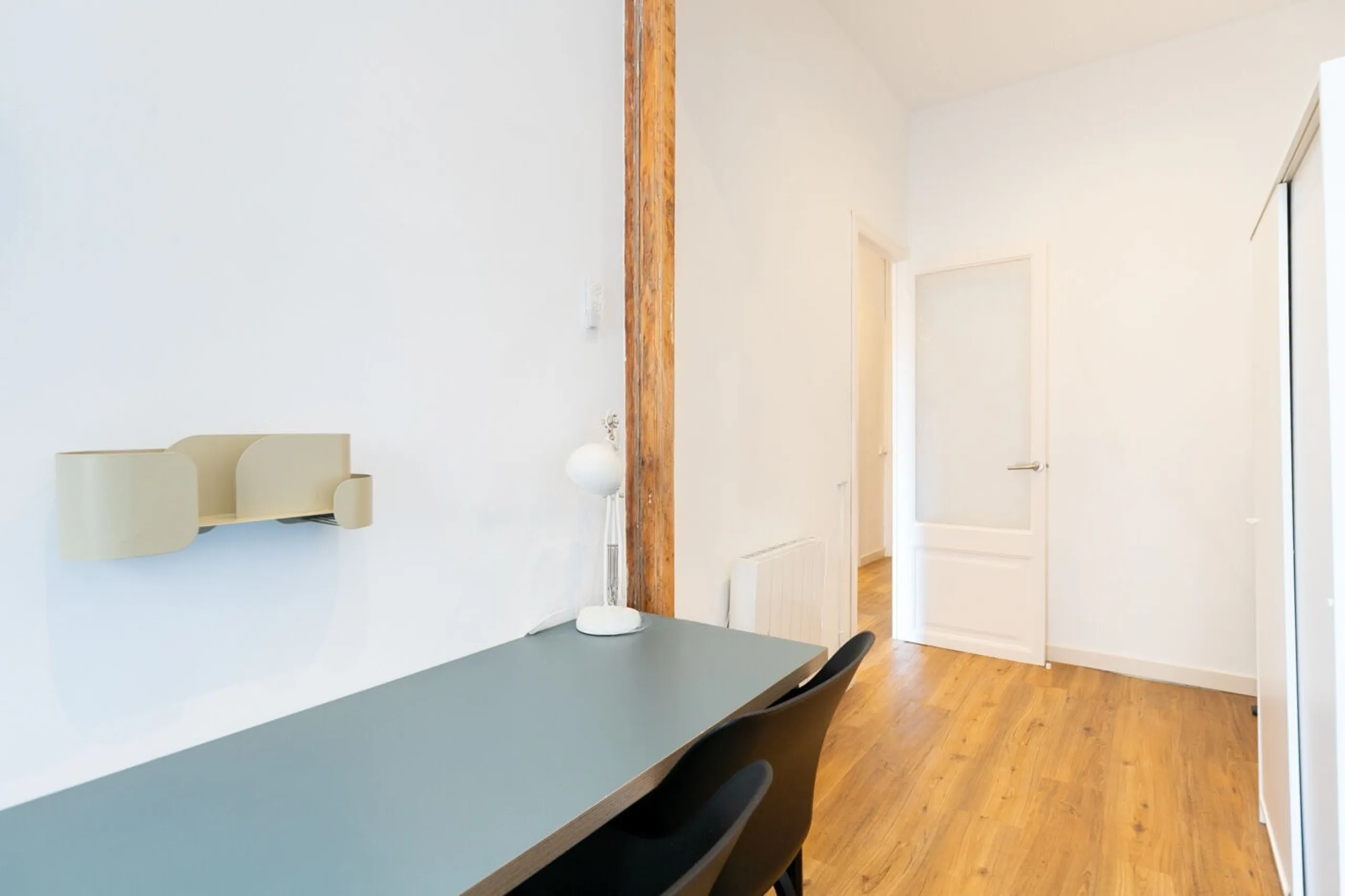 Charming Apartment with Character Between Ronda de Sant Antoni and the MACBA, Barcelona