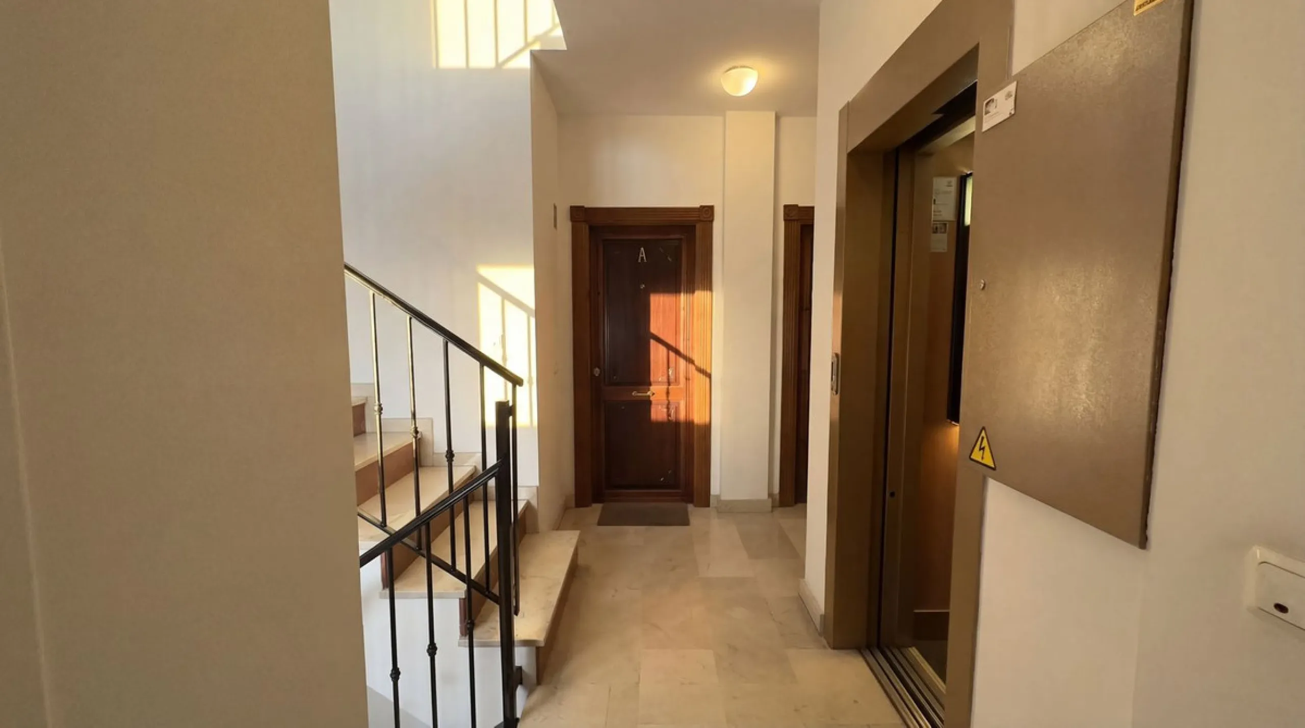 Spacious and stylish apartment with rooftop terrace and additional living level in the heart of Ronda