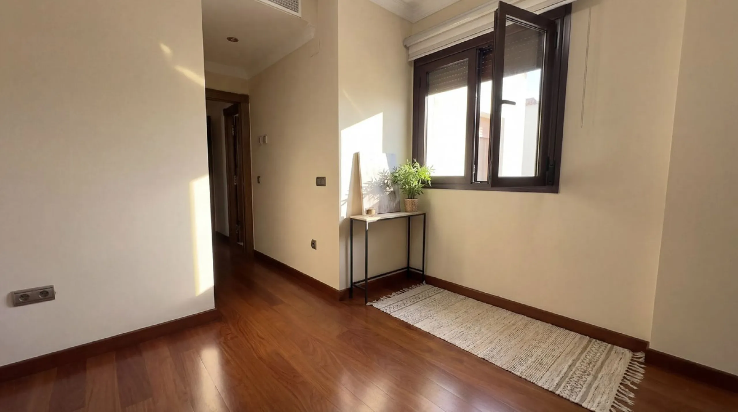 Spacious and stylish apartment with rooftop terrace and additional living level in the heart of Ronda
