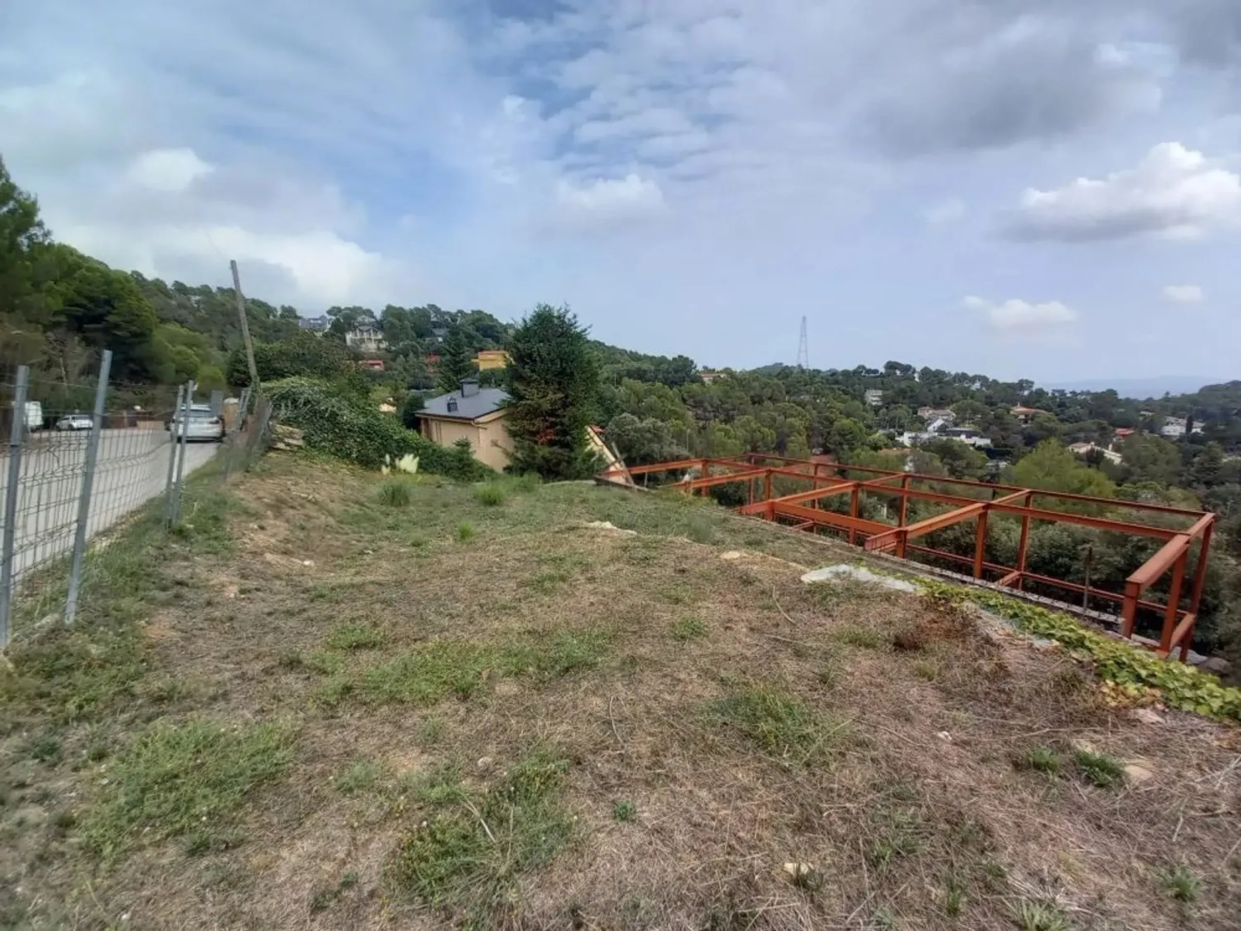 Terreno con estructura y vistas a Matadepera, Barcelona