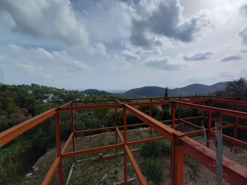 Terreno con estructura y vistas a Matadepera, Barcelona