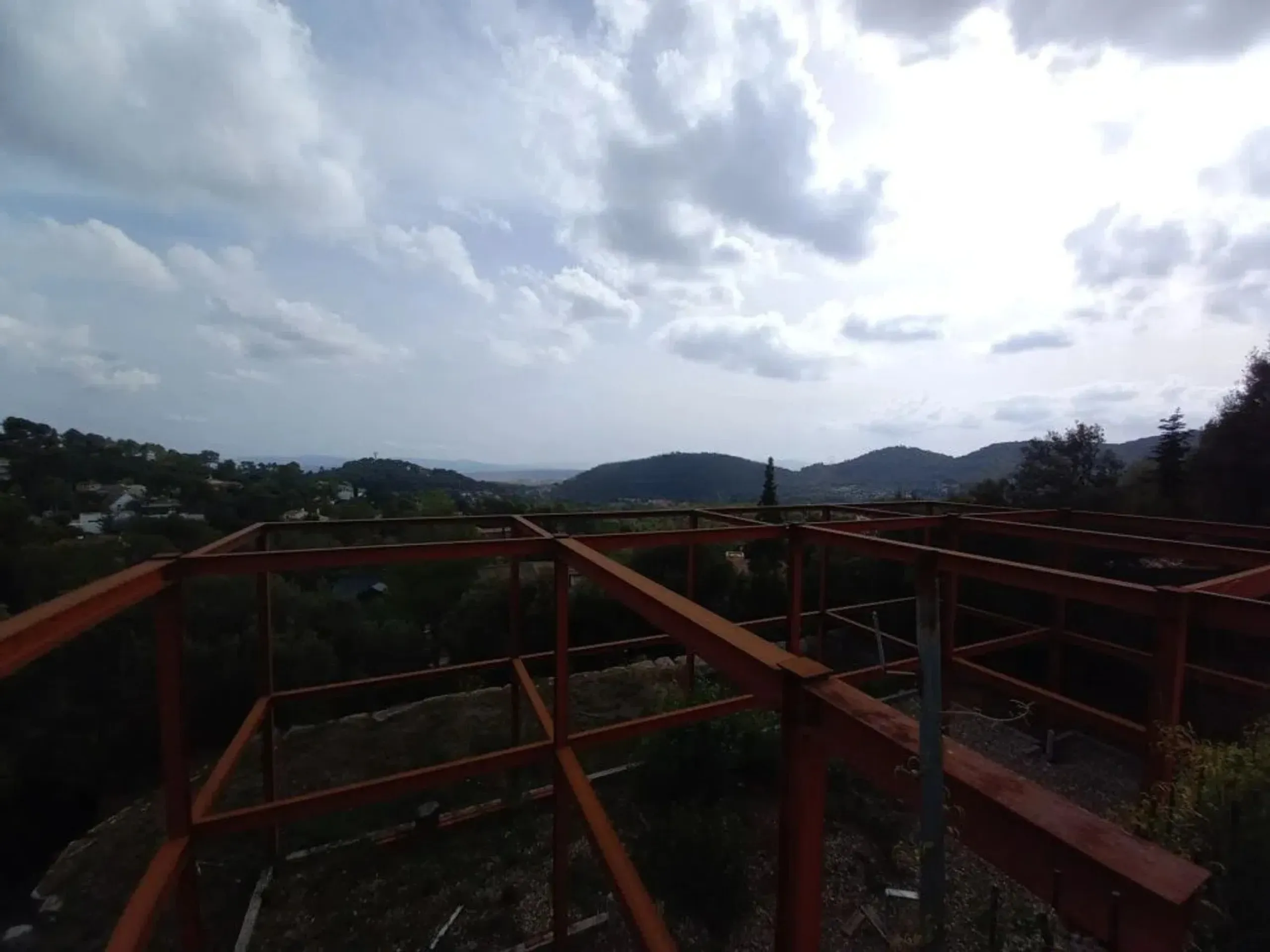 Terreno con estructura y vistas a Matadepera, Barcelona