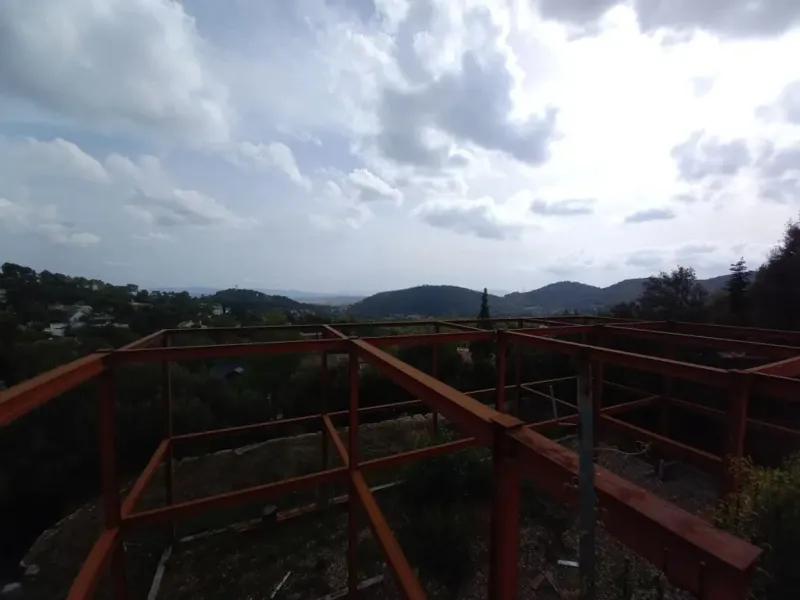 Terreno con estructura y vistas a Matadepera, Barcelona