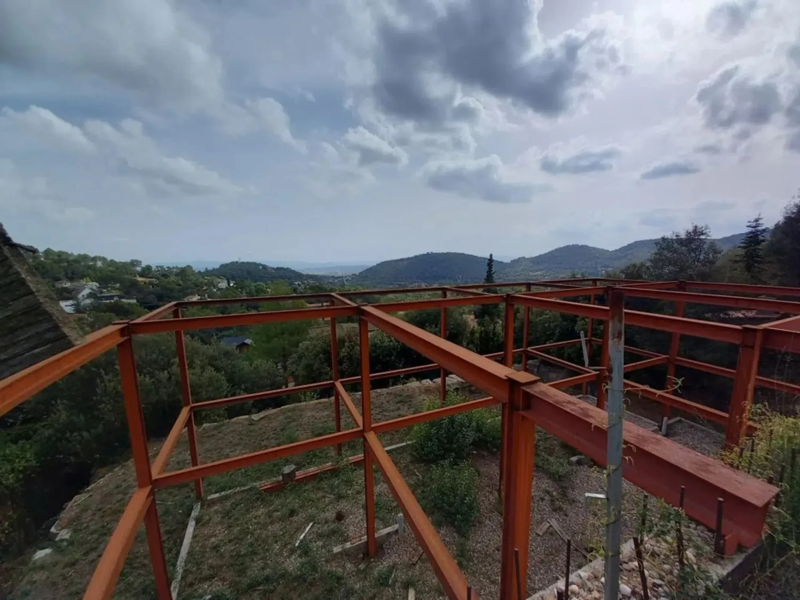 Terreno con estructura y vistas a Matadepera, Barcelona