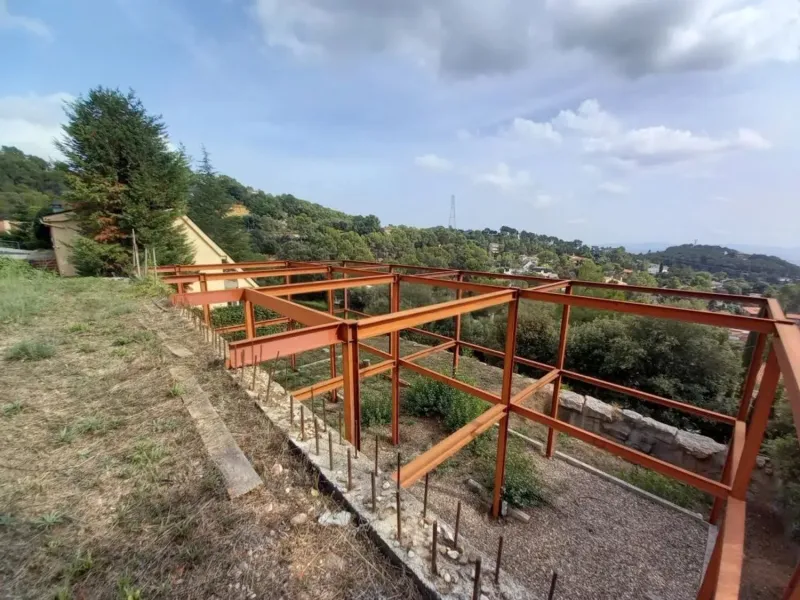 Terreno con estructura y vistas a Matadepera, Barcelona