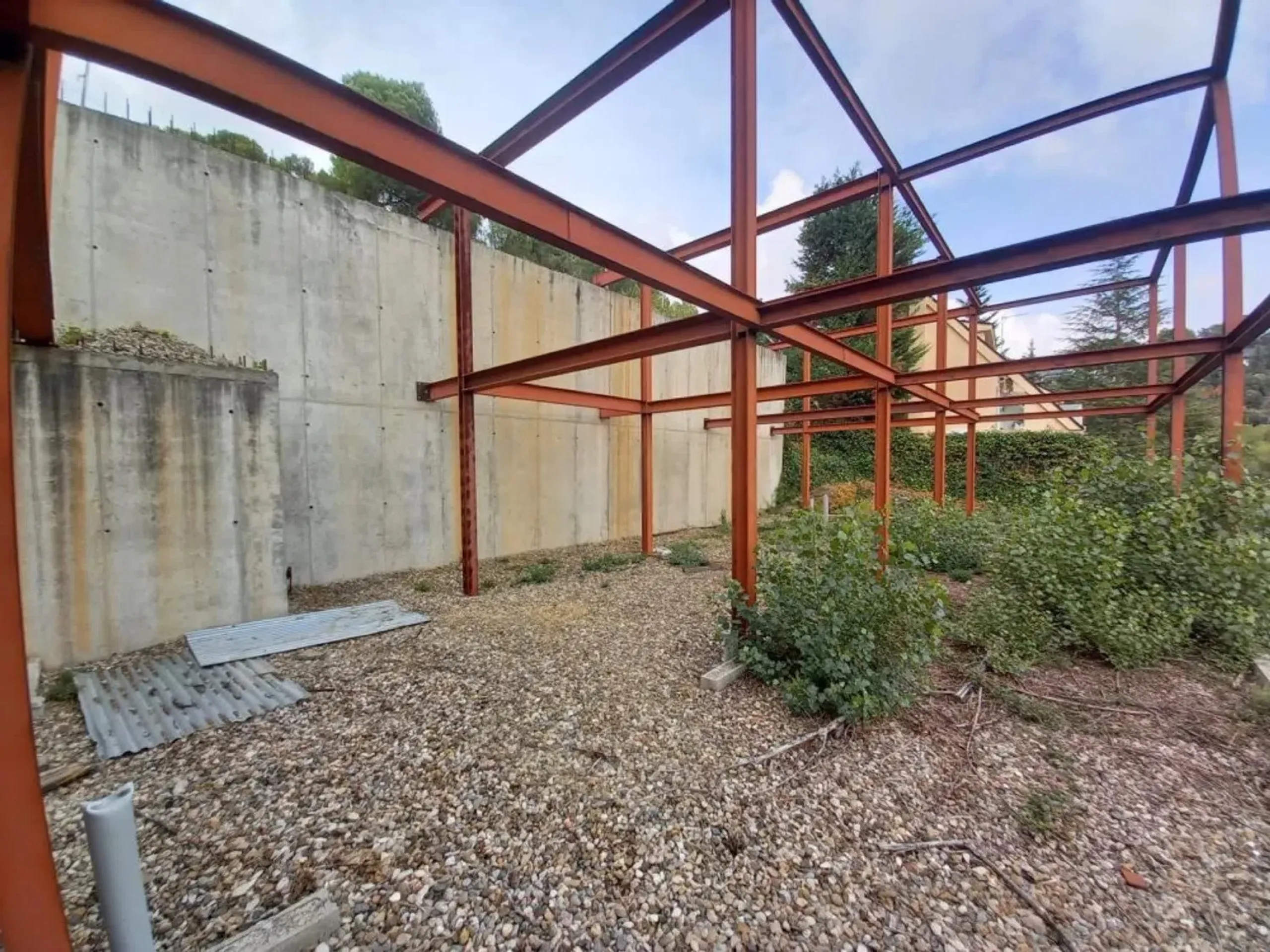 Terreno con estructura y vistas a Matadepera, Barcelona