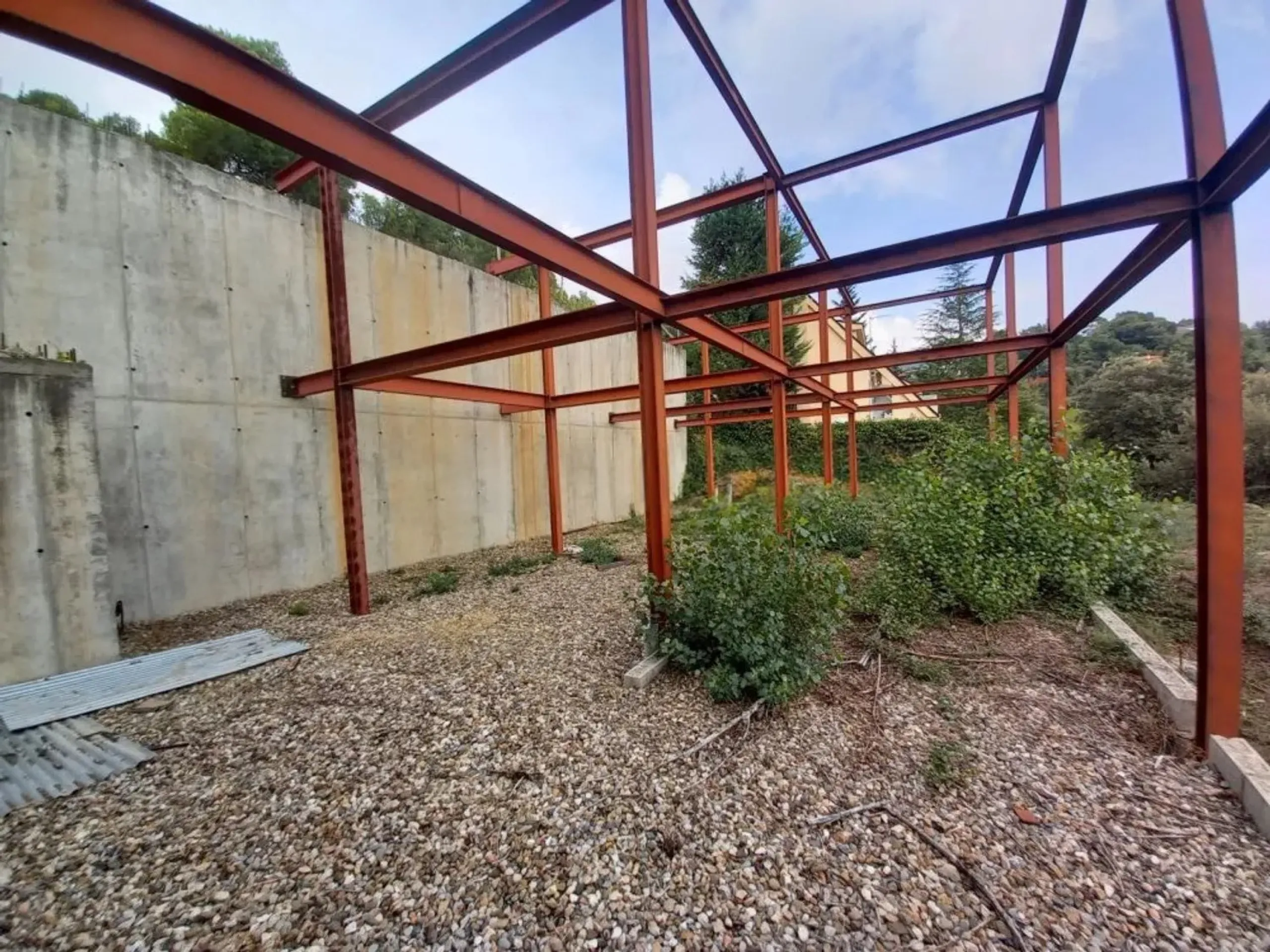 Terreno con estructura y vistas a Matadepera, Barcelona