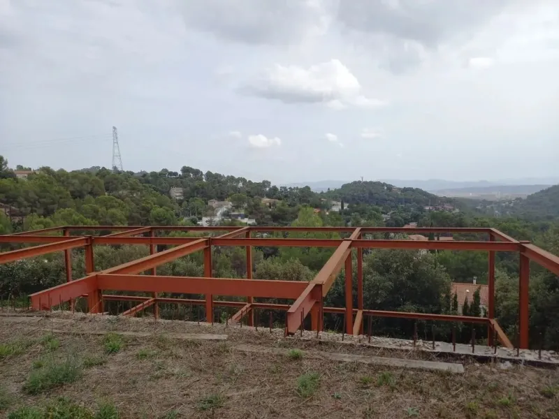 Terreno con estructura y vistas a Matadepera, Barcelona