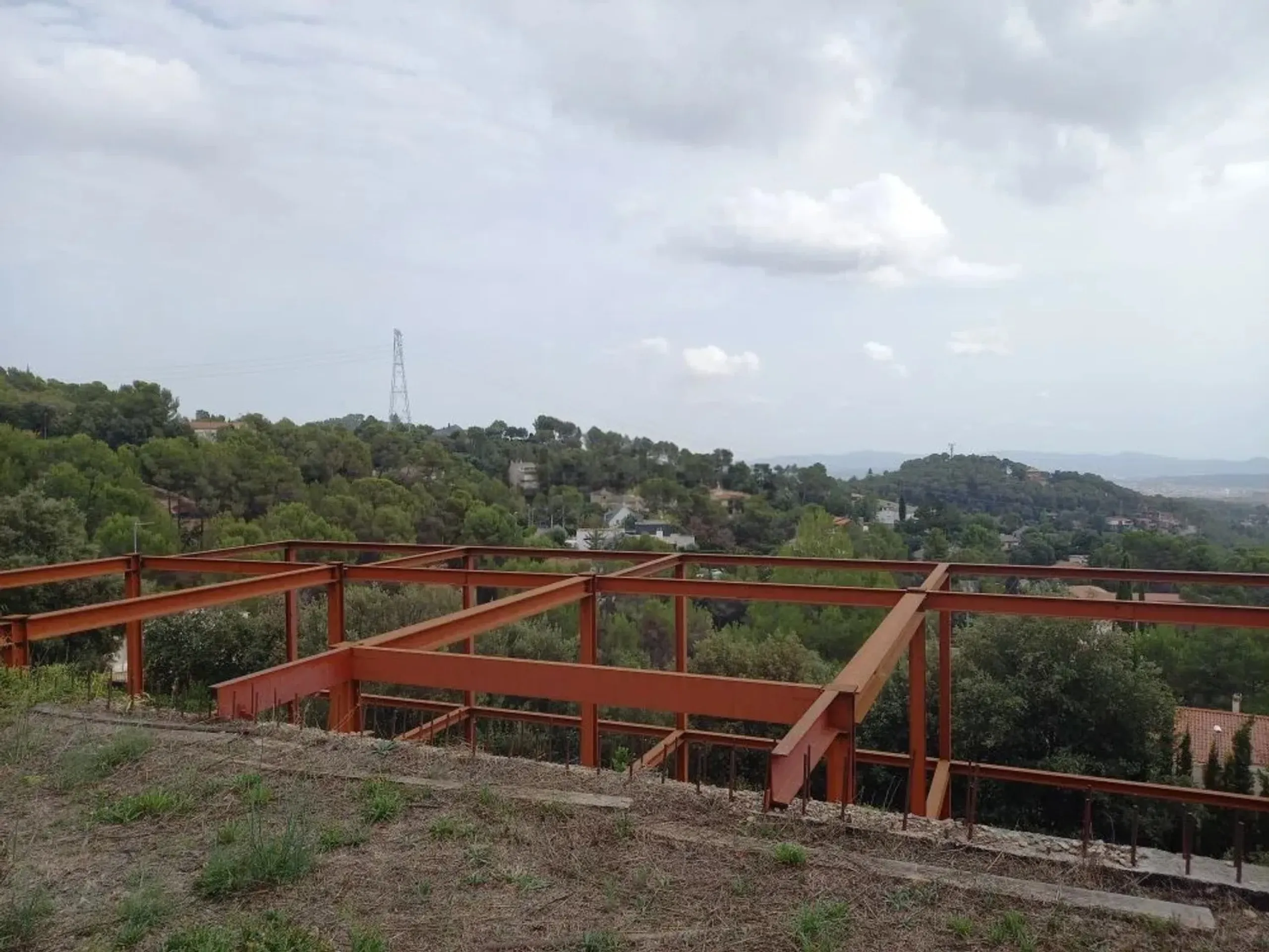 Terreno con estructura y vistas a Matadepera, Barcelona