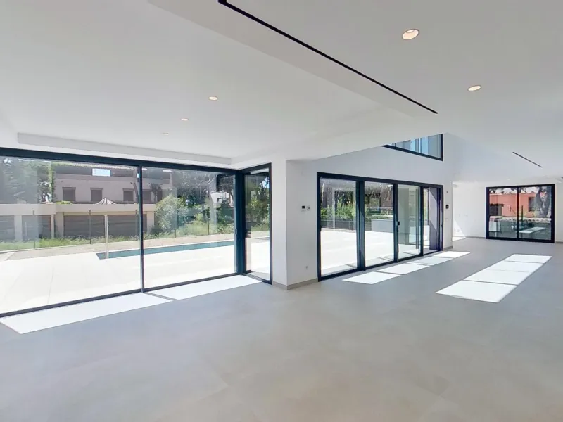 Exclusive Luxury Villa with Pool in Gava Mar, Barcelona