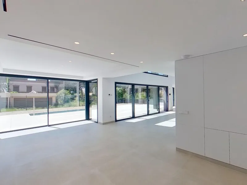 Exclusive Luxury Villa with Pool in Gava Mar, Barcelona
