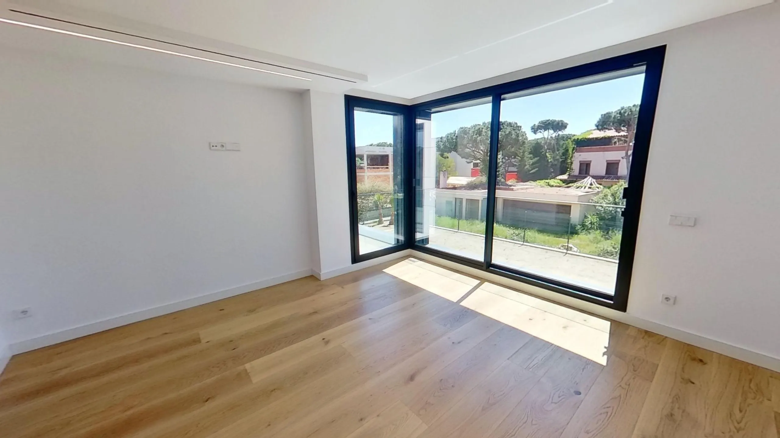Exclusive Luxury Villa with Pool in Gava Mar, Barcelona
