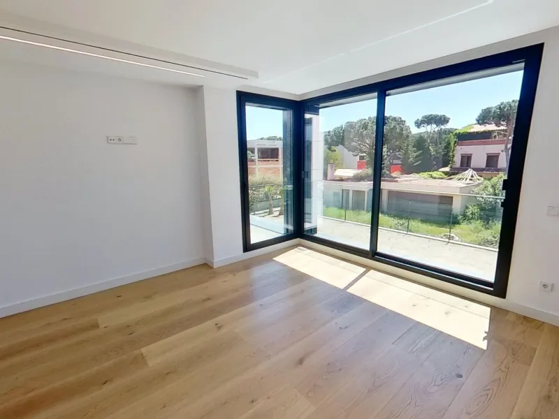 Exclusive Luxury Villa with Pool in Gava Mar, Barcelona