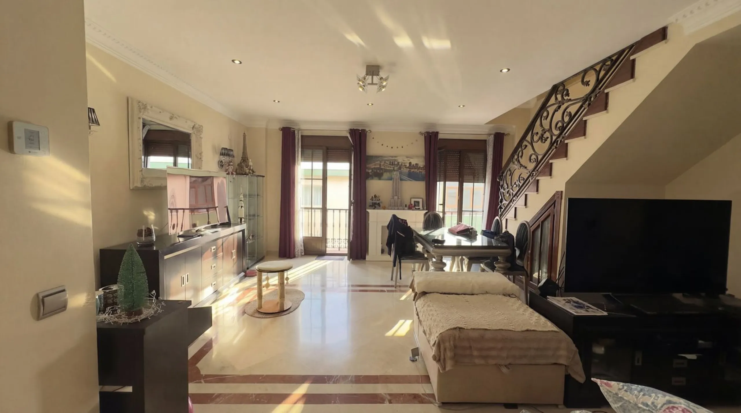 Spacious and stylish apartment with rooftop terrace and additional living level in the heart of Ronda