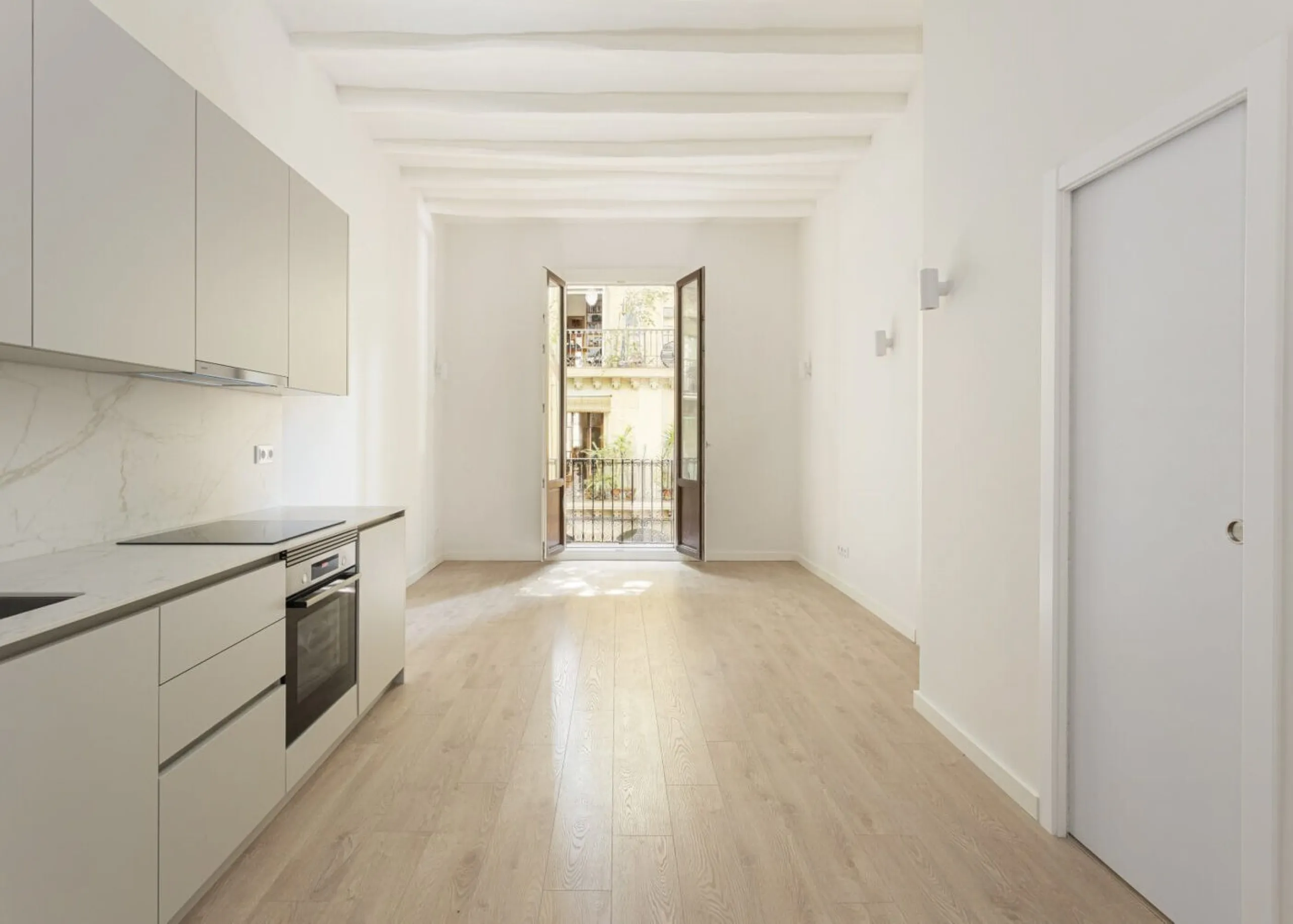 Apartamento renovado con encanto histórico en Poble Sec, Barcelona