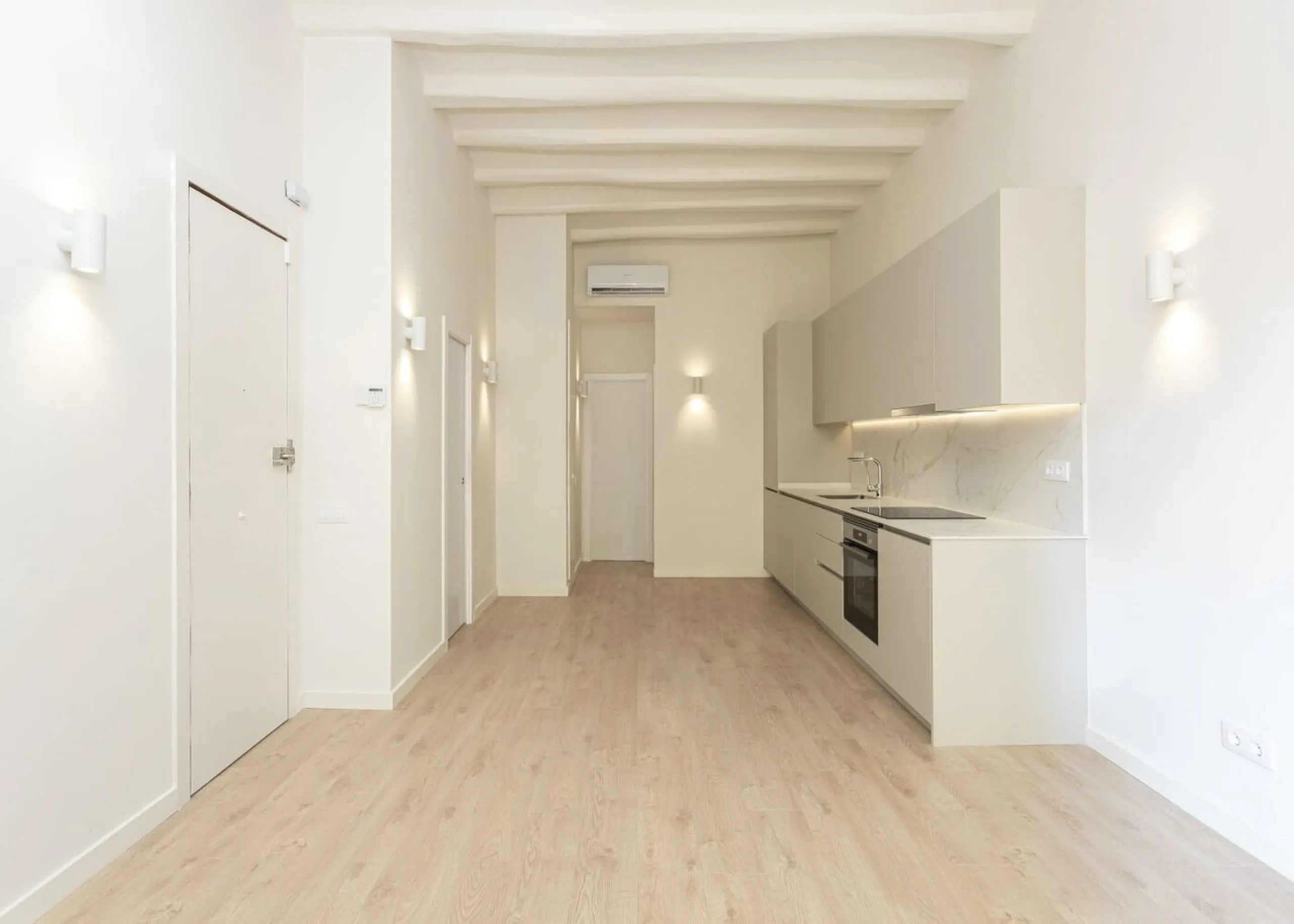 Apartamento renovado con encanto histórico en Poble Sec, Barcelona