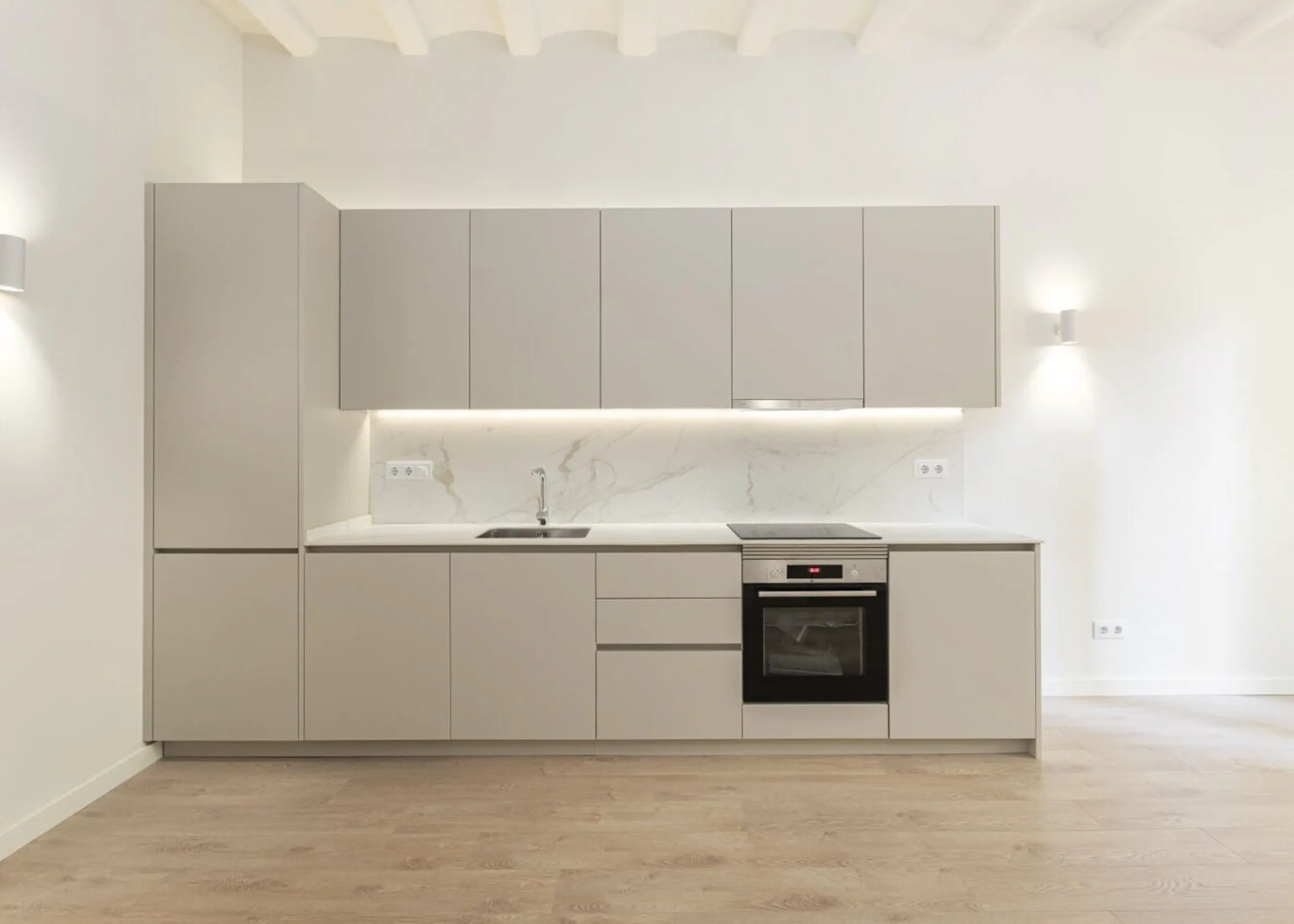 Apartamento renovado con encanto histórico en Poble Sec, Barcelona