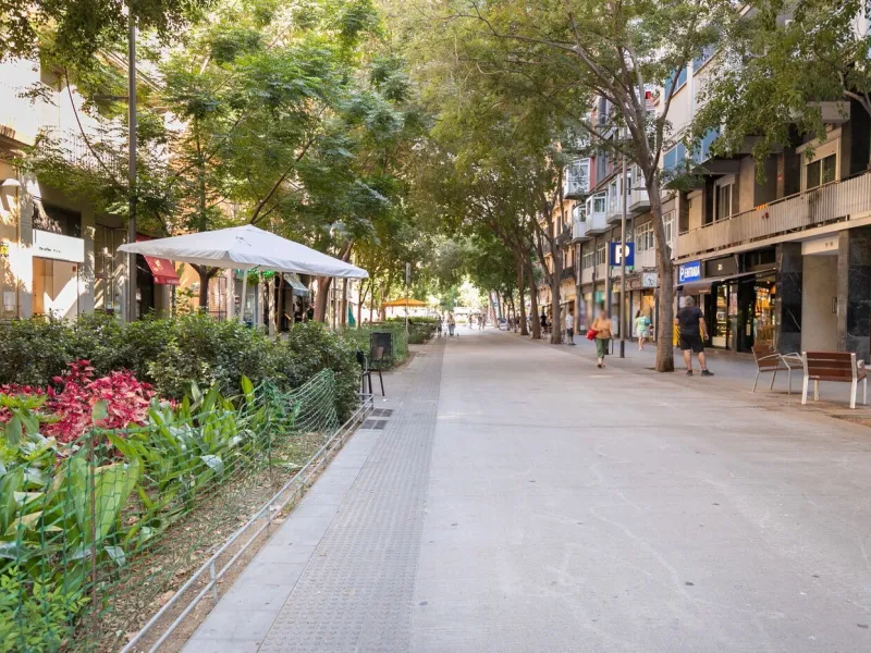 Apartamento renovado con encanto histórico en Poble Sec, Barcelona
