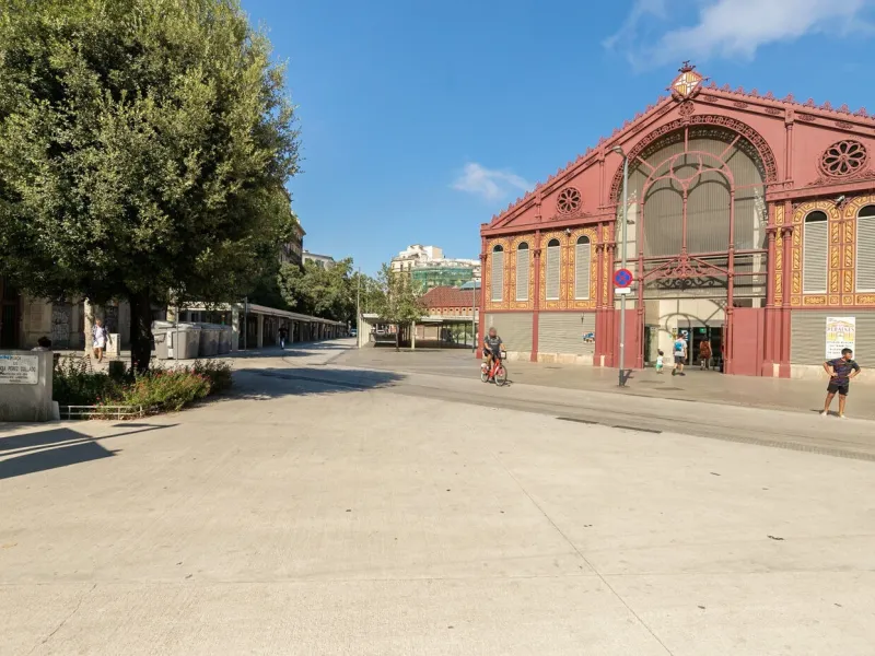 Apartamento renovado con encanto histórico en Poble Sec, Barcelona