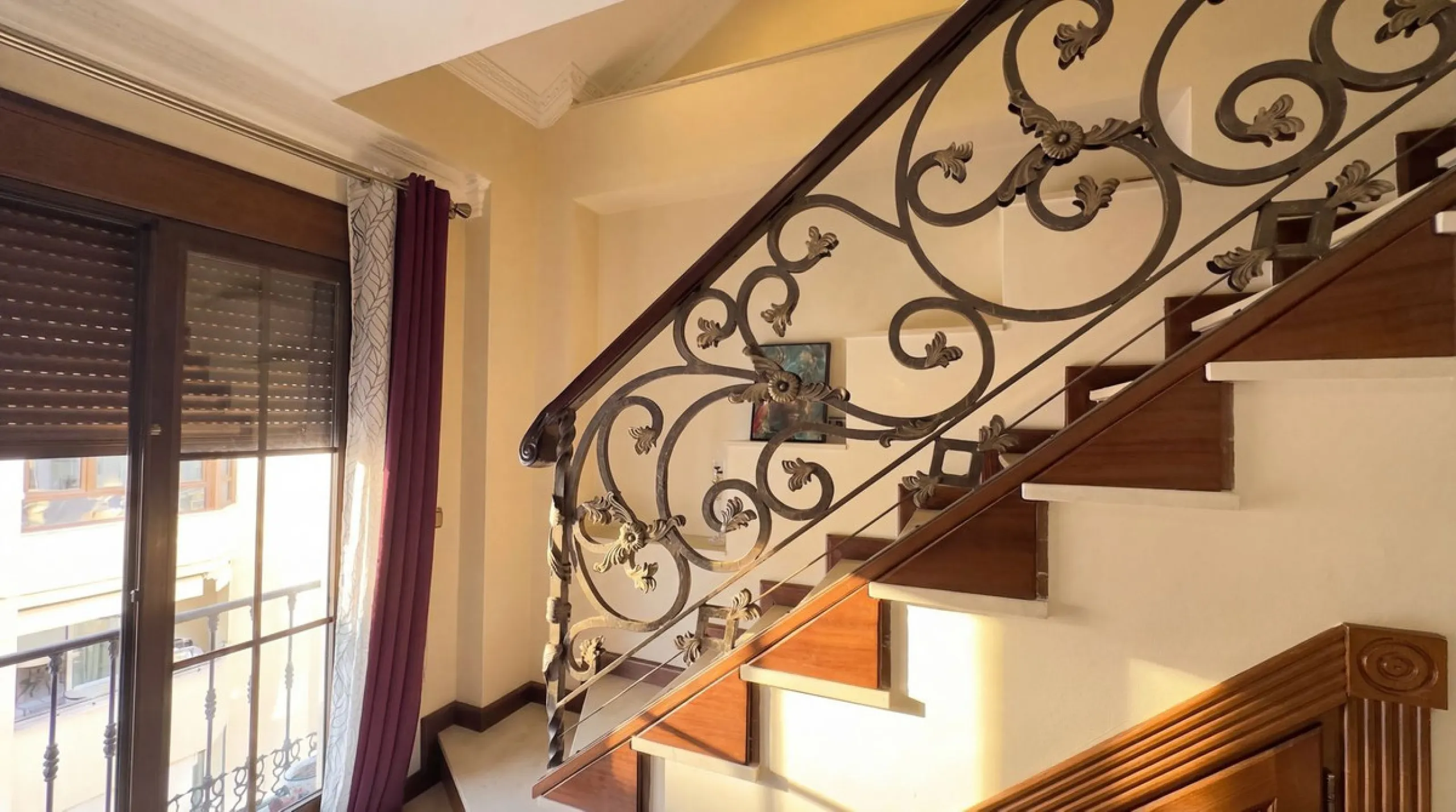 Spacious and stylish apartment with rooftop terrace and additional living level in the heart of Ronda