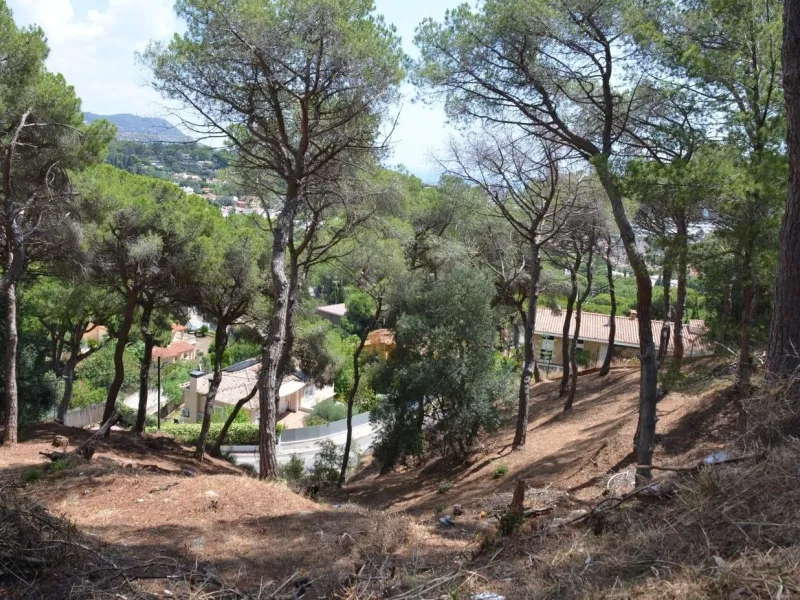 Spectacular Urban Plot in Premia de Dalt with Sea Views, Barcelona