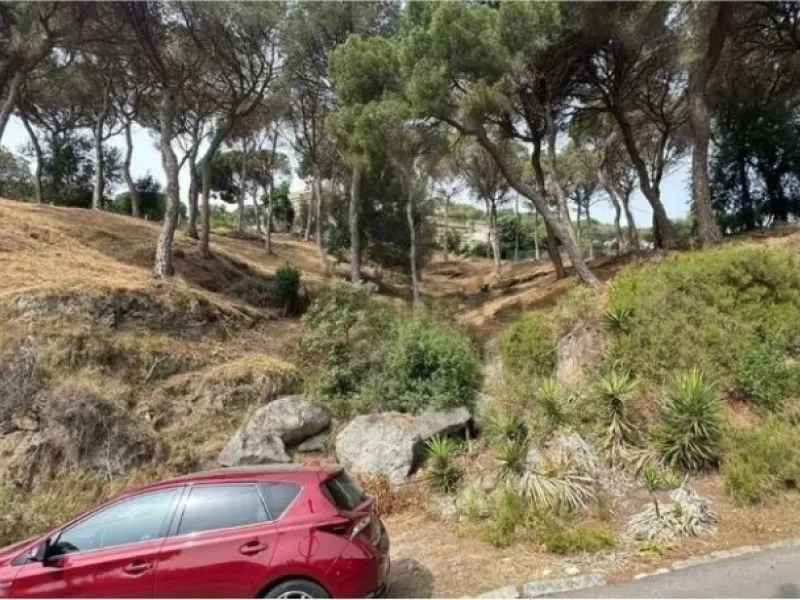 Spectacular Urban Plot in Premia de Dalt with Sea Views, Barcelona