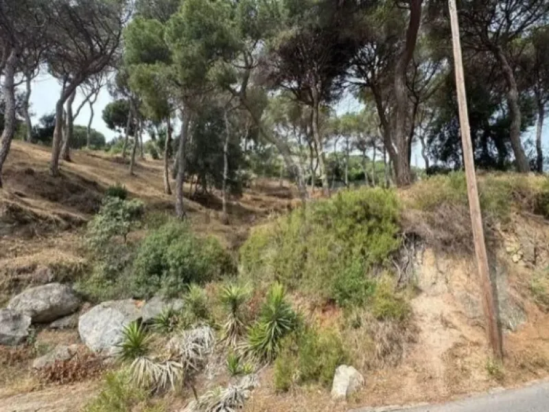 Spectacular Urban Plot in Premia de Dalt with Sea Views, Barcelona