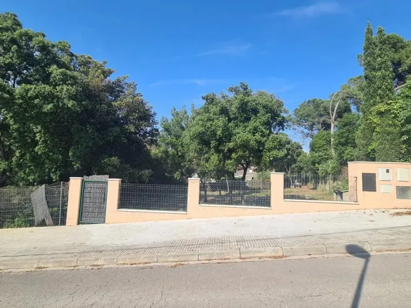 Magnífico terreno exclusivo en la mejor zona de Valldoreix, Barcelona